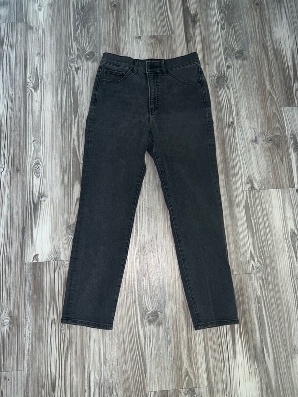 Express Women's High-Rise Jeans in Black 6R